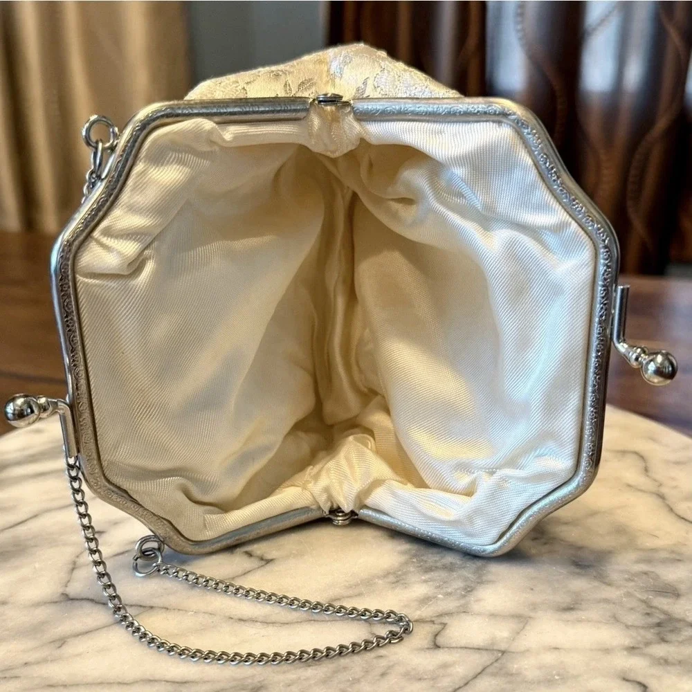 VTG 60s MCM Ivory Fabric Silver Jacquard Wedding Clutch Purse Kiss Clasp 6x6